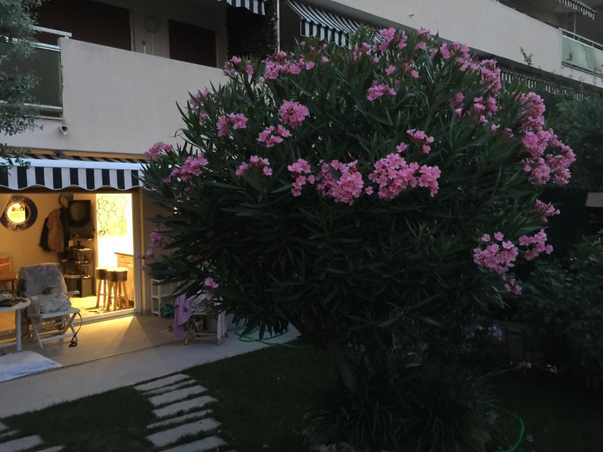 Cannes Croisette &Palm Beach,Parking Eksteriør billede